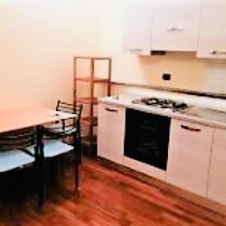 Bilocale Zona Centro Apartment Milan Bagian luar foto