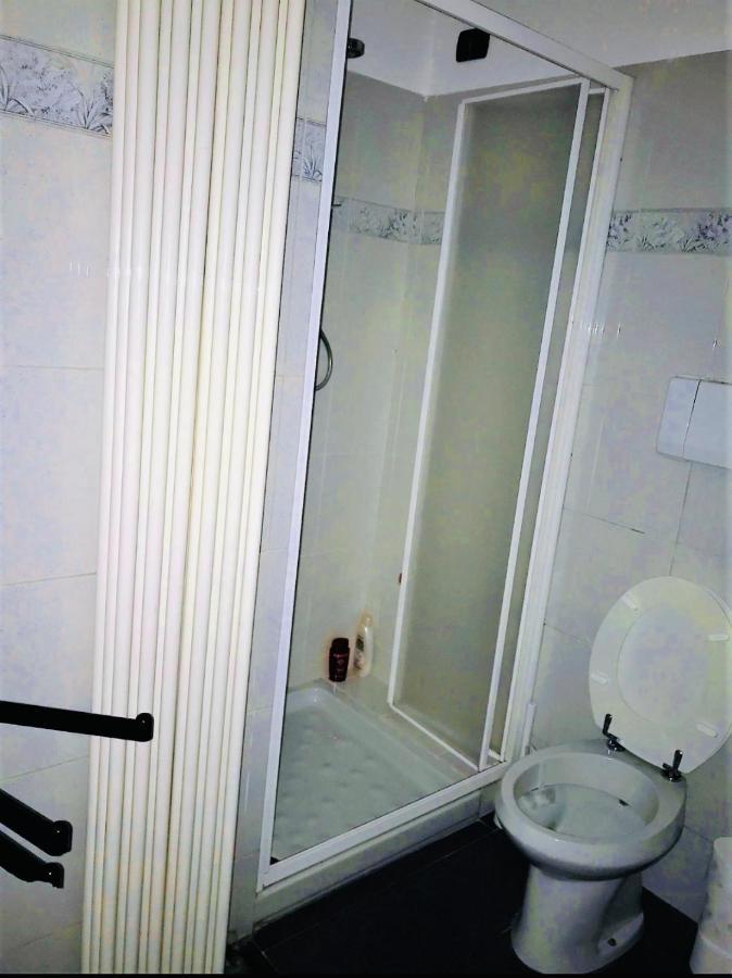 Bilocale Zona Centro Apartment Milan Bagian luar foto